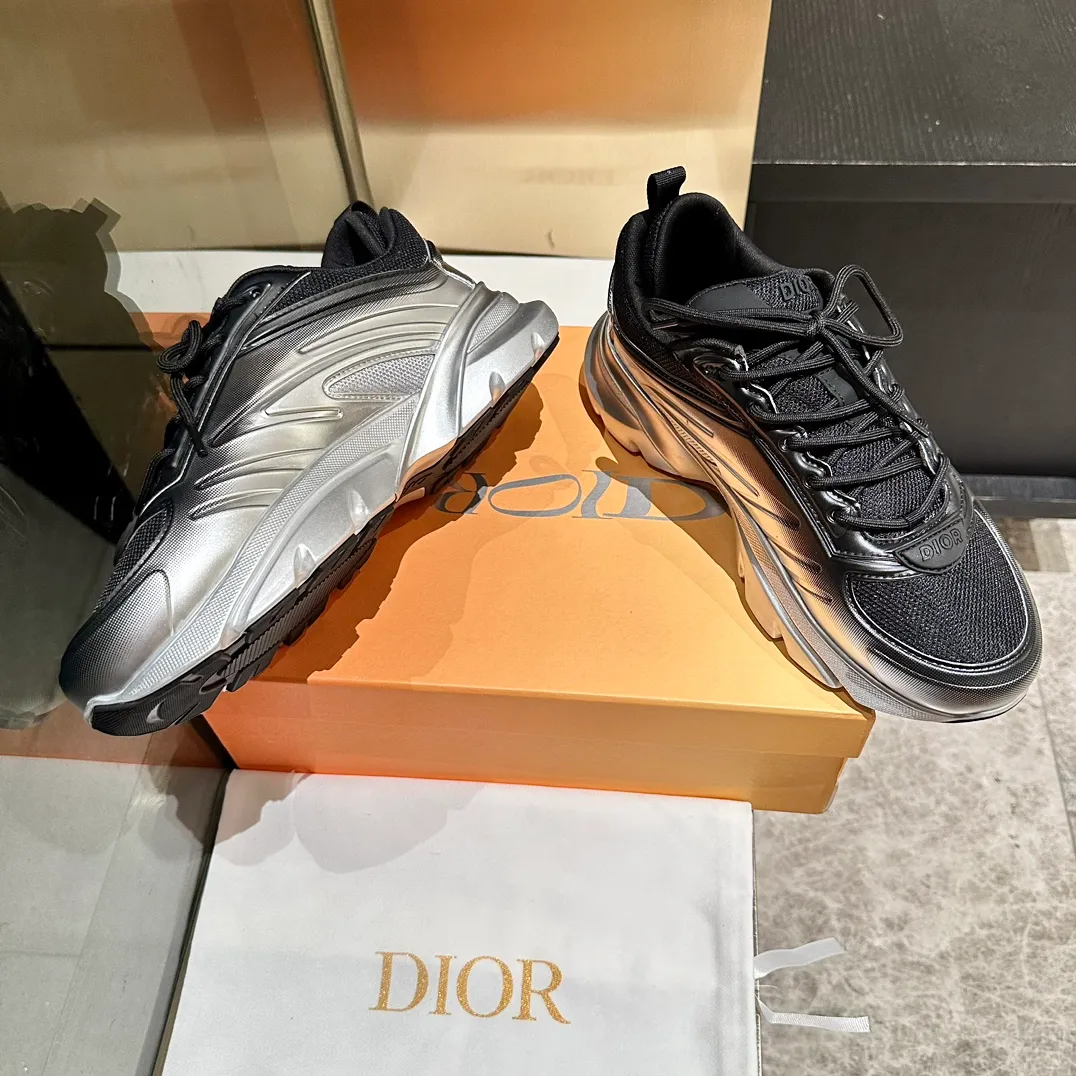 p680🐮🐮New to the Dior collection, these C'est Dior sneakers make a bold and stylish statement. Carefully crafted, the letters C and D are displayed on the sides of the upper for style, and the details add a touch of elegance. The lightweight two-tone Dior sole offers exceptional comfort and sporty appeal. Can add a stylish touch to any casual look. Christian Dior Paris signature on the tongue and sole. Two-tone notches feature Christian Dior's lucky star symbol. Women’s size 35-40, men’s size 38-45